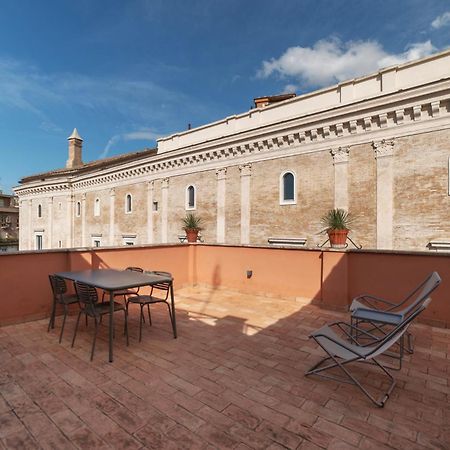 Apartment With Terrace In Via Del Pellegrino - FromhometoRom Exteriör bild