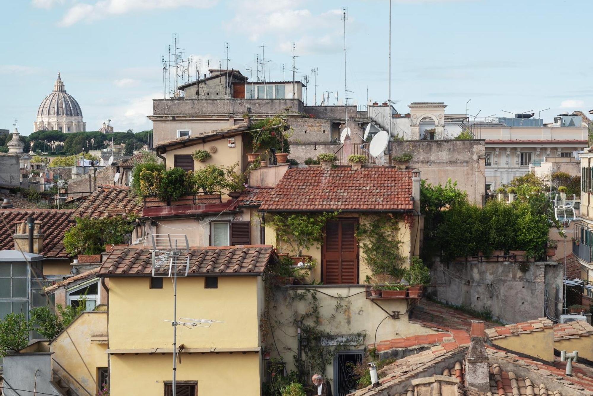 Apartment With Terrace In Via Del Pellegrino - FromhometoRom Exteriör bild