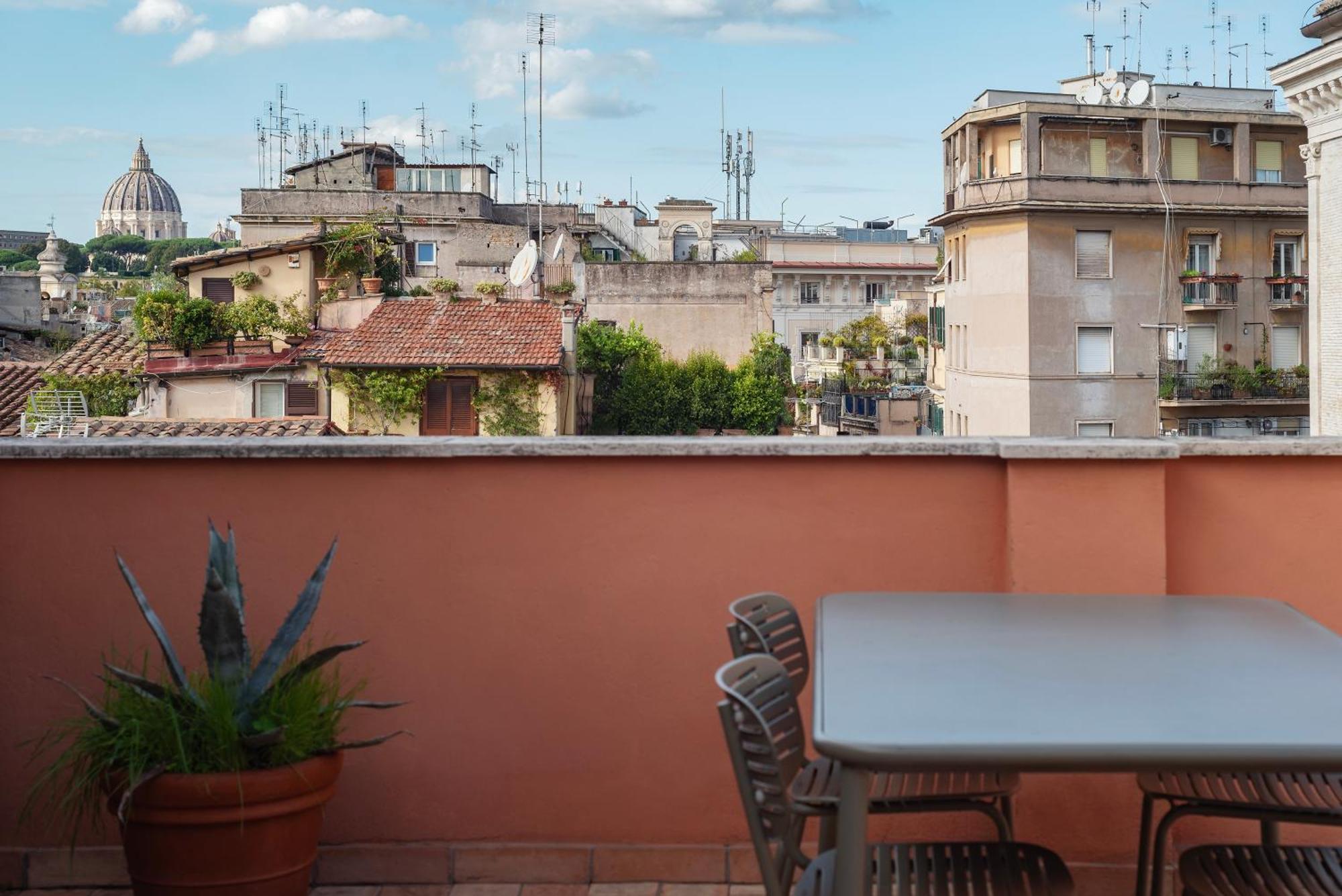 Apartment With Terrace In Via Del Pellegrino - FromhometoRom Exteriör bild