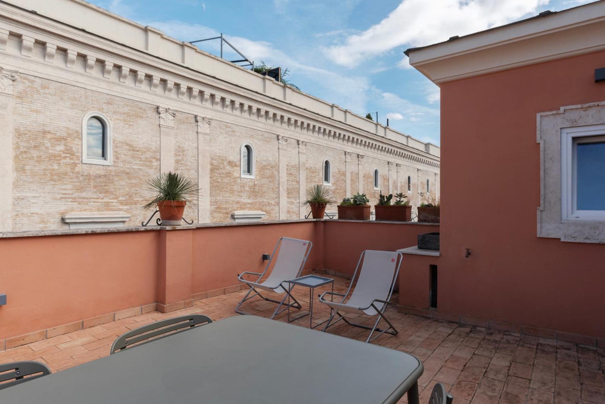 Apartment With Terrace In Via Del Pellegrino - FromhometoRom Exteriör bild